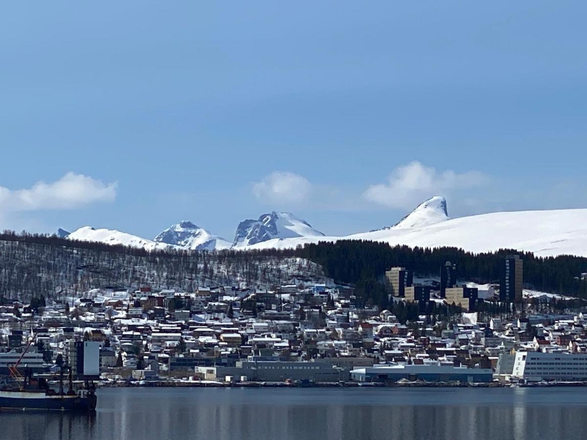 Polar Cozy Apartment - With View And Free Parking Tromso Exterior photo
