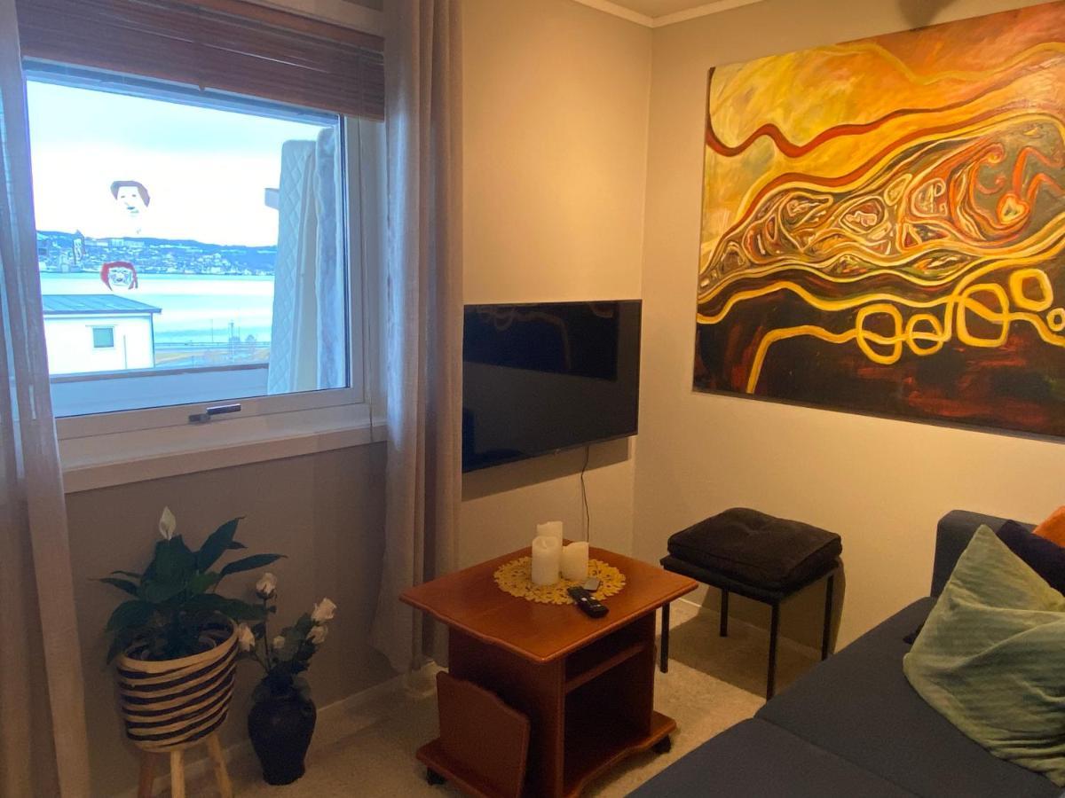 Polar Cozy Apartment - With View And Free Parking Tromso Exterior photo